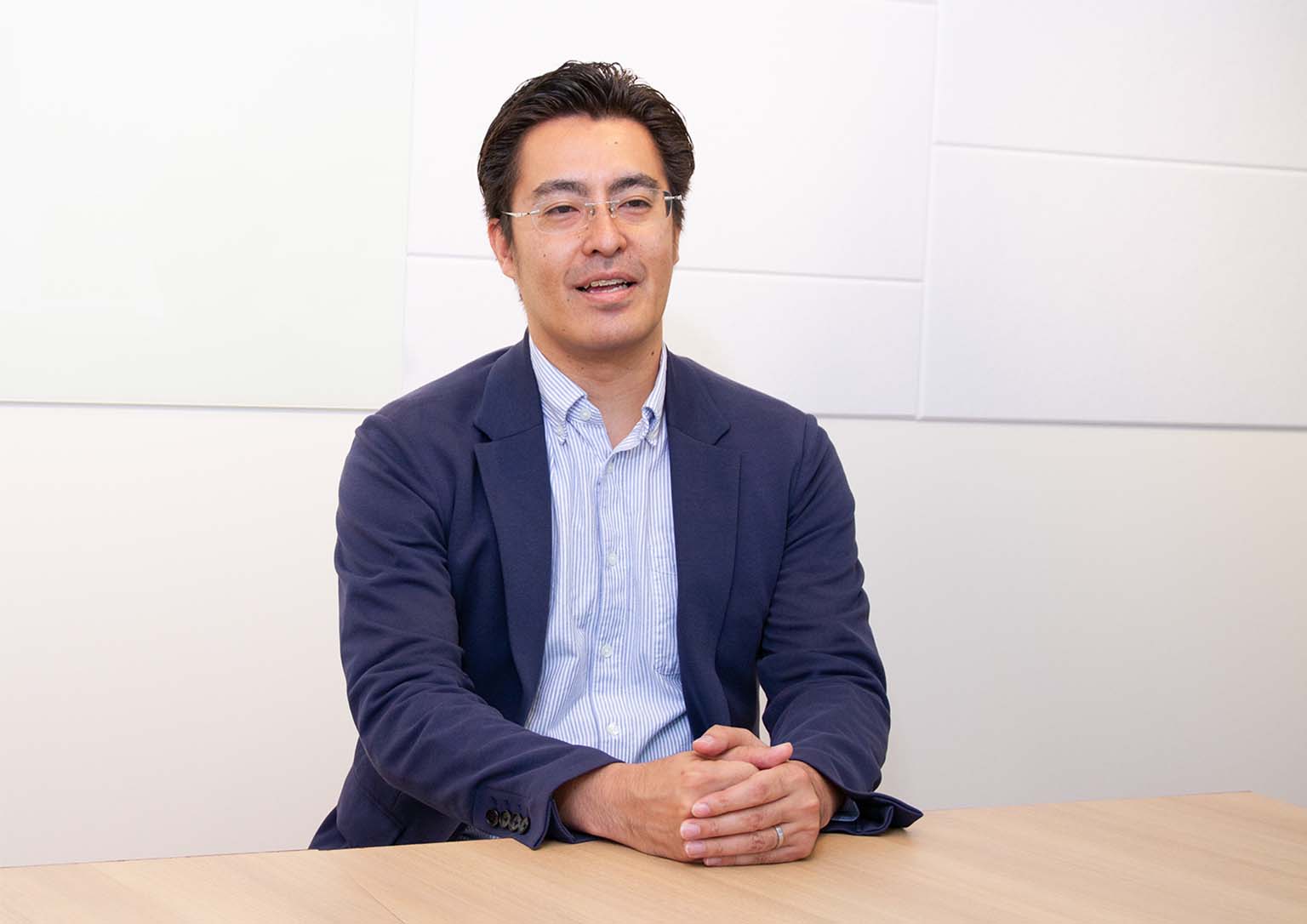 佐々木勇介：アクセンチュア株式会社、医療系スタートアップを経て2017年入社。2018年12月より取締役COO。