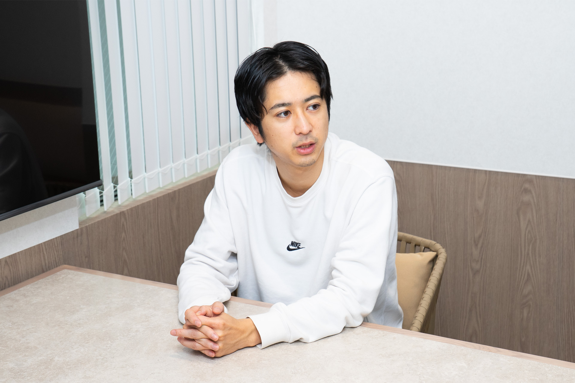 杉本 淳：大学卒業後、SMBC日興証券株式会社とJPモルガン証券株式会社にて、国内外の大型M&A・資金調達案件やIR・コーポレートガバナンス関連のアドバイザリー業務に従事。金融機関での業務を経てサステナビリティ・ESG領域で起業し、2019年9月にシェルパ・アンド・カンパニー株式会社を設立。現在は、『利益とサステナビリティが融合する世界を実現する。』のビジョンのもと、企業のサステナビリティ情報開示支援クラウド「SmartESG」を主力サービスとして開発・提供し、テクノロジーの力で企業のサステナビリティを促進し、企業価値向上とサステナビリティ経営におけるベストプラクティスの確立を目指しています。