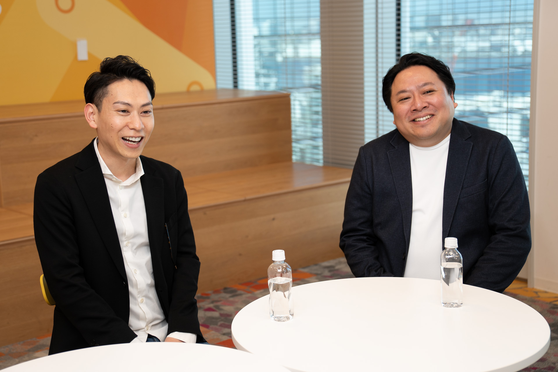 インタビューに答える島内氏と中村氏 data-width=