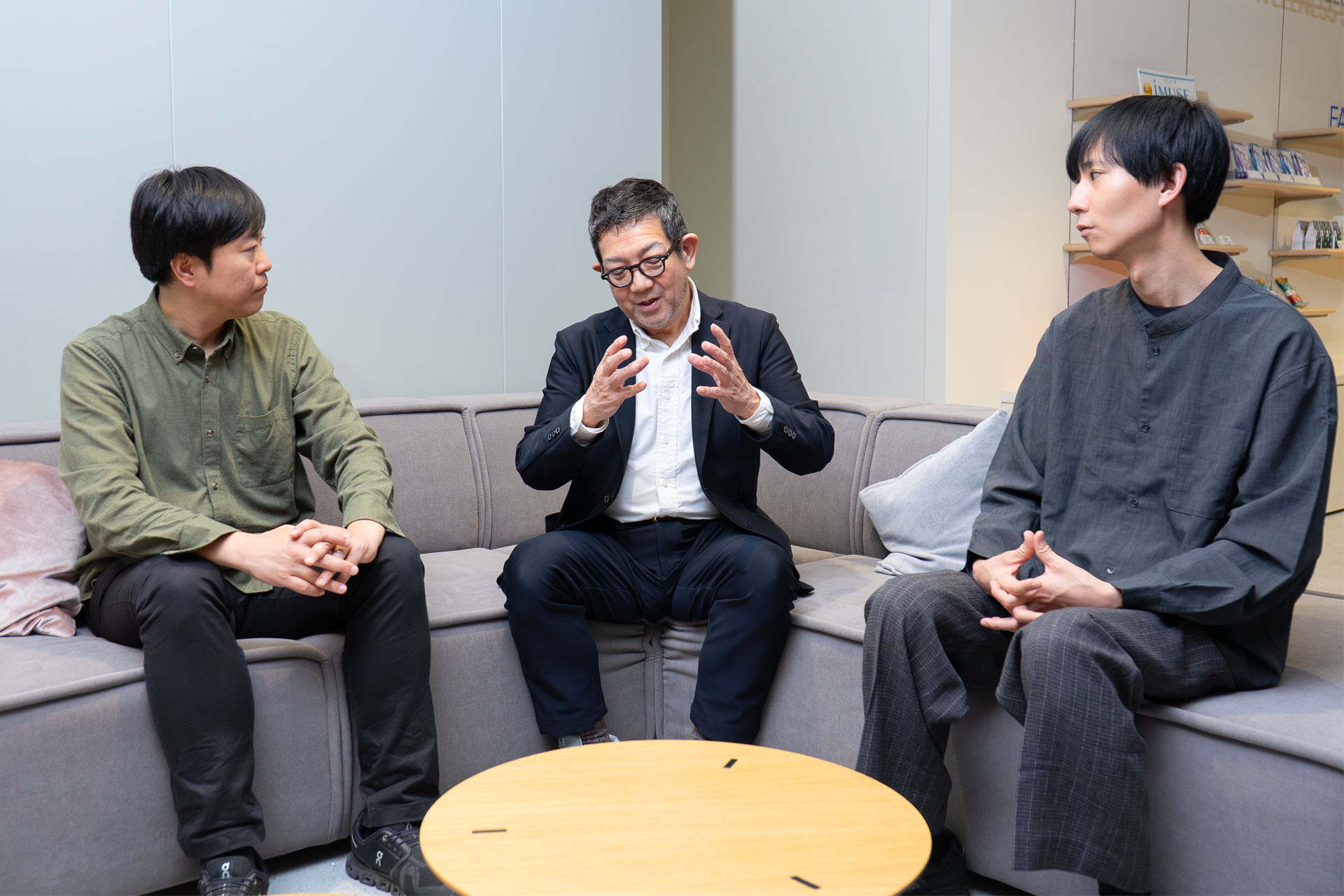 杉原氏、杉田氏、牛田氏で語らう様子